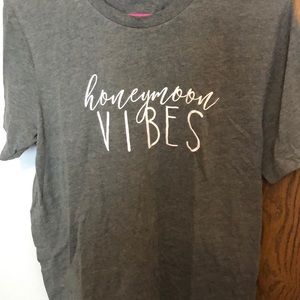 Honeymoon Vibes gray T-shirt